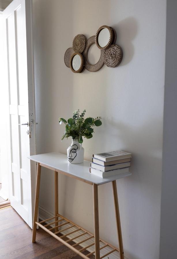 2Ndhomes City Center 2Br Apartment By The Finnish National Theatre With Balcony And Park View Helsinki Exterior photo