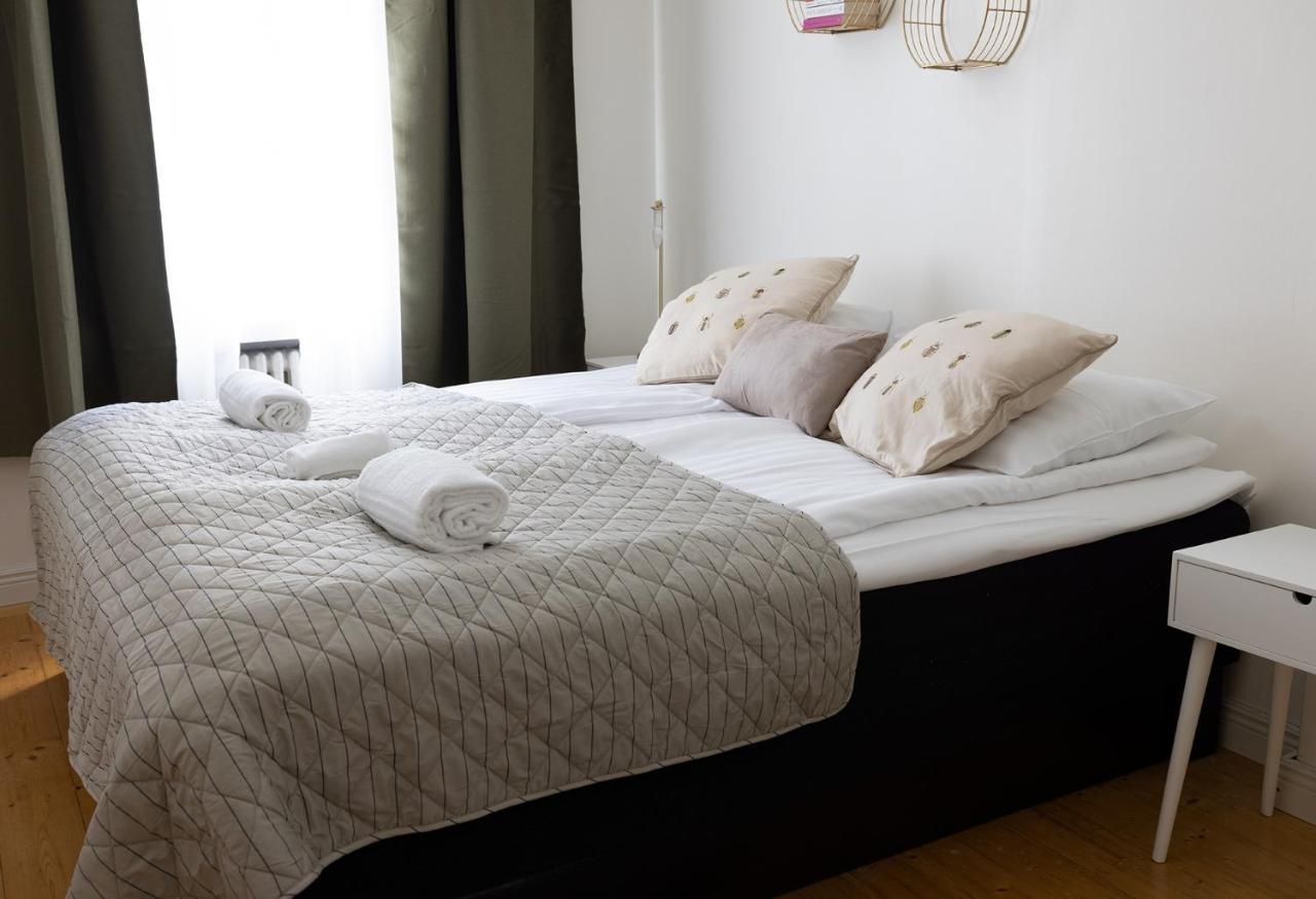 2Ndhomes City Center 2Br Apartment By The Finnish National Theatre With Balcony And Park View Helsinki Exterior photo